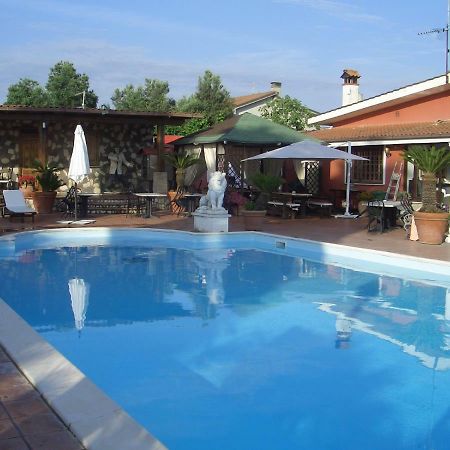Chalet L Oasi Di Ambra 8 Posti Letto Con Uso Piscina 아르데아 외부 사진