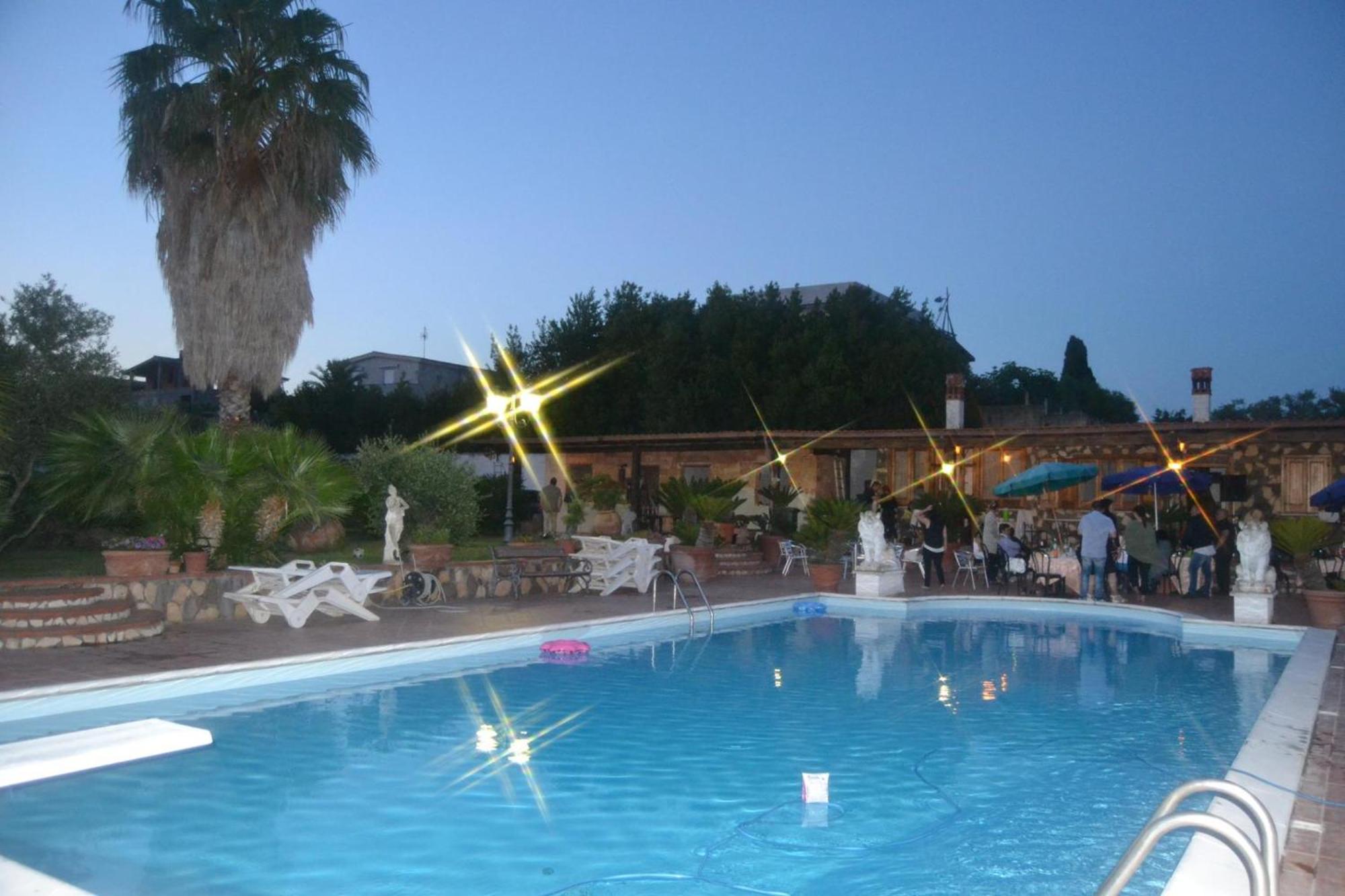 Chalet L Oasi Di Ambra 8 Posti Letto Con Uso Piscina 아르데아 외부 사진
