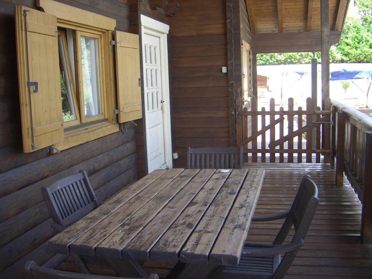 Chalet L Oasi Di Ambra 8 Posti Letto Con Uso Piscina 아르데아 외부 사진