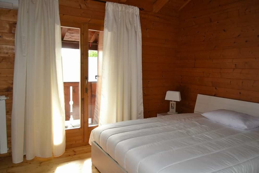 Chalet L Oasi Di Ambra 8 Posti Letto Con Uso Piscina 아르데아 외부 사진