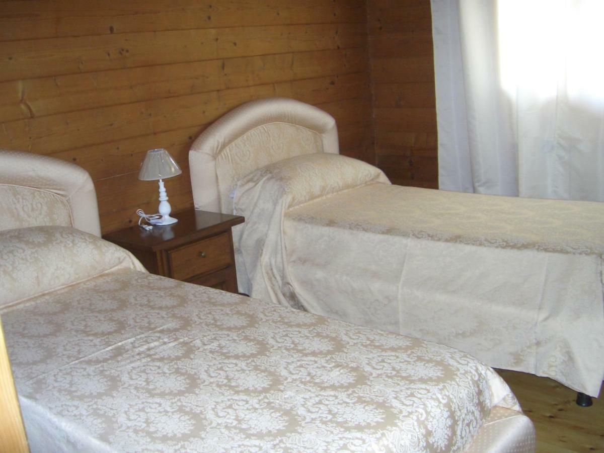 Chalet L Oasi Di Ambra 8 Posti Letto Con Uso Piscina 아르데아 외부 사진