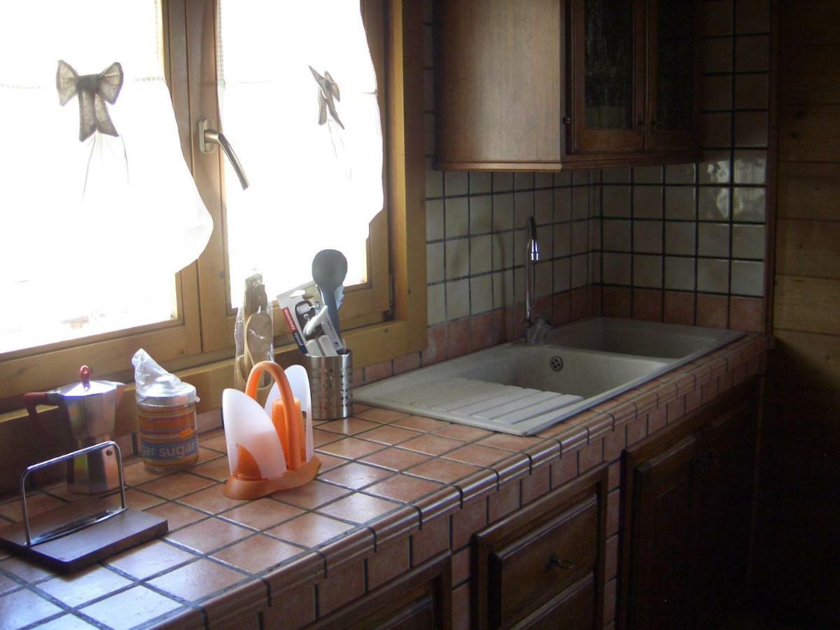Chalet L Oasi Di Ambra 8 Posti Letto Con Uso Piscina 아르데아 외부 사진