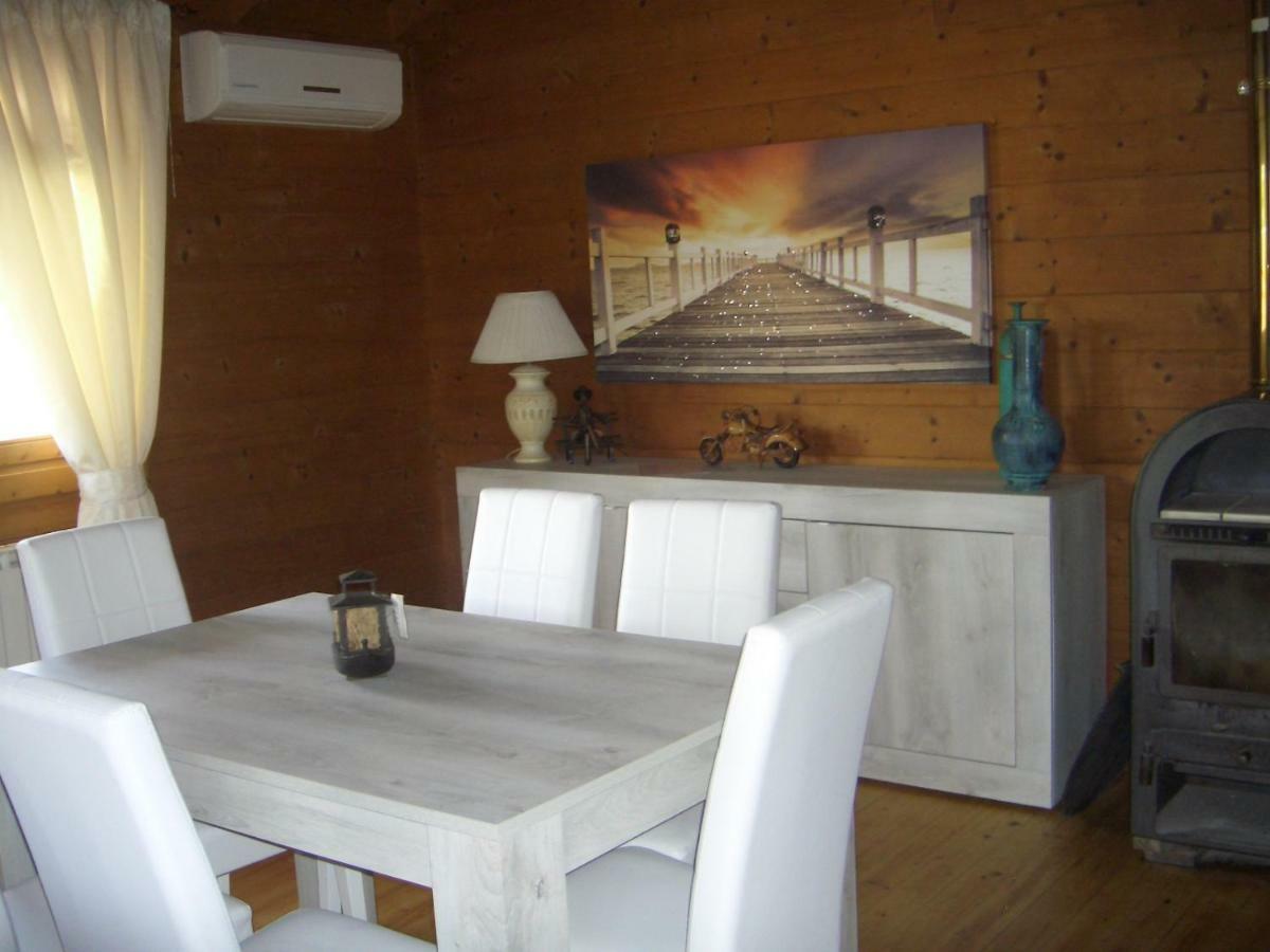 Chalet L Oasi Di Ambra 8 Posti Letto Con Uso Piscina 아르데아 외부 사진