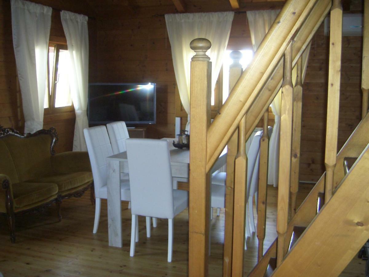 Chalet L Oasi Di Ambra 8 Posti Letto Con Uso Piscina 아르데아 외부 사진