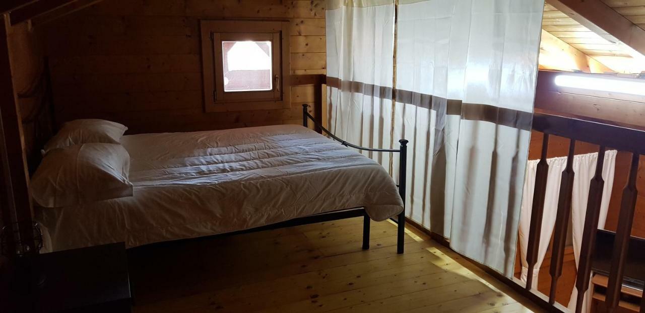 Chalet L Oasi Di Ambra 8 Posti Letto Con Uso Piscina 아르데아 외부 사진