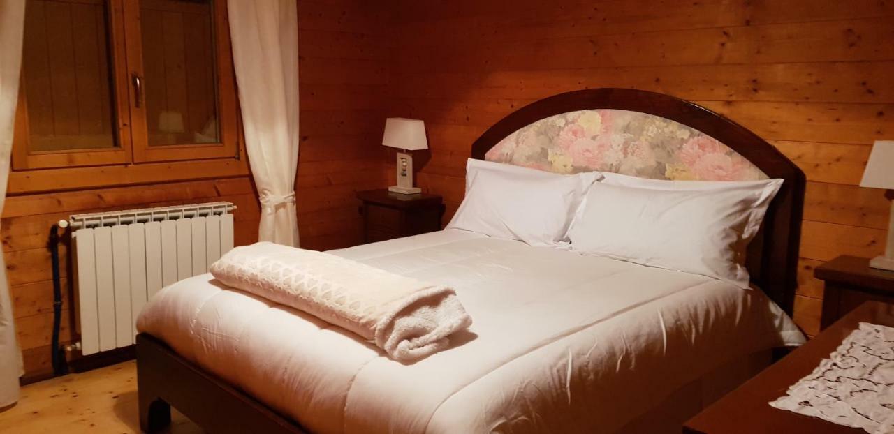 Chalet L Oasi Di Ambra 8 Posti Letto Con Uso Piscina 아르데아 외부 사진