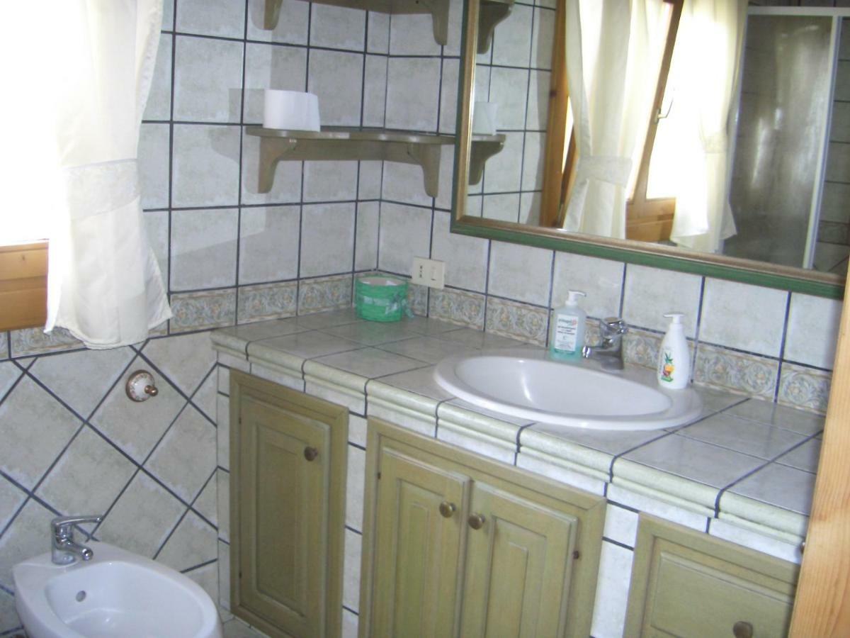 Chalet L Oasi Di Ambra 8 Posti Letto Con Uso Piscina 아르데아 외부 사진