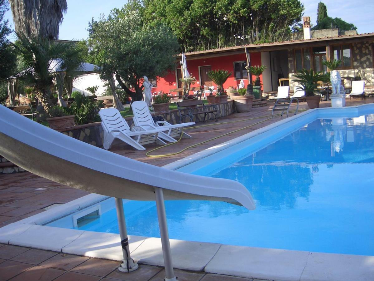 Chalet L Oasi Di Ambra 8 Posti Letto Con Uso Piscina 아르데아 외부 사진
